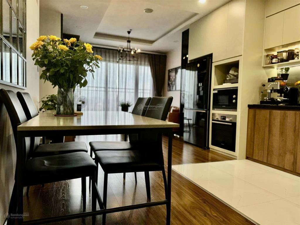 Bán căn 3 ngủ 85m2 giá 7,x tỷ tại chung cư phương đông green home long biên