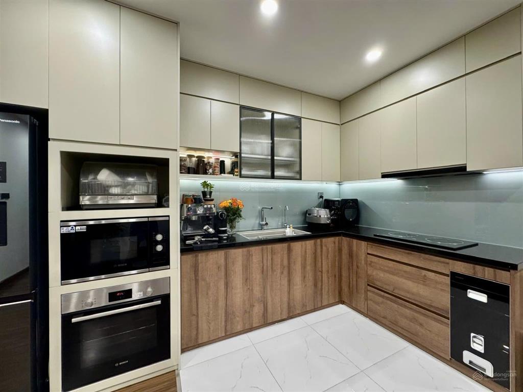 Bán căn 3 ngủ 85m2 giá 7,x tỷ tại chung cư phương đông green home long biên