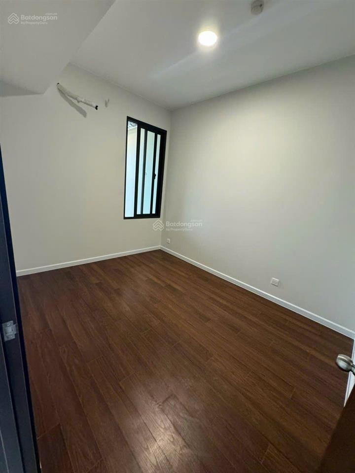 Nhà trống 79m2, tháp c2, giá 9tr/tháng, tầng cao view công viên hồ bơi,  0896 688 ***