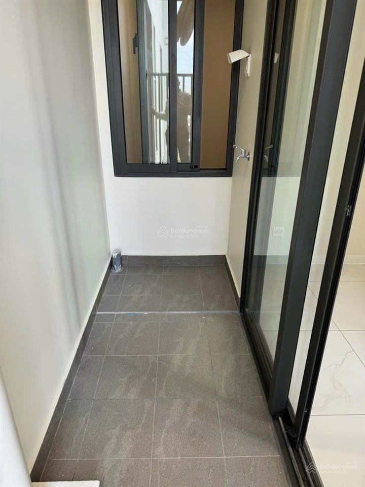 Nhà trống 79m2, tháp c2, giá 9tr/tháng, tầng cao view công viên hồ bơi,  0896 688 ***