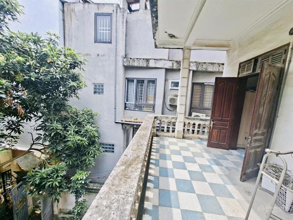 Chính chủ cho thuê nhà riêng có sân vườn ở ngách yên hòa, cầu giấy