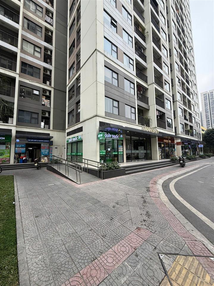 Chính chủ cần bán gấp shop chân đế mặt sảnh tòa s1.03 vinhomes ocean park 1