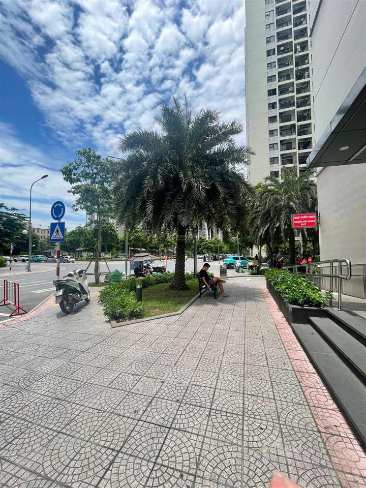 Chính chủ cho thuê shop chân đế vinhomes ocp1. dt 75m2, giá 38 tr/tháng,  0986 122 ***