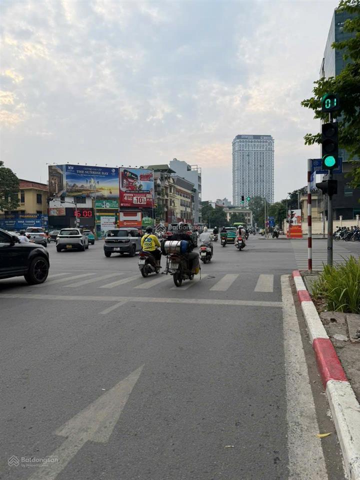 Hiếm có cho thuê tòa nhà 9 tầng mặt phố huỳnh thúc kháng kéo dài 3 mặt thoáng kinh doanh đỉnh