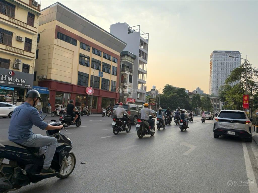 Hiếm có cho thuê tòa nhà 9 tầng mặt phố huỳnh thúc kháng kéo dài 3 mặt thoáng kinh doanh đỉnh