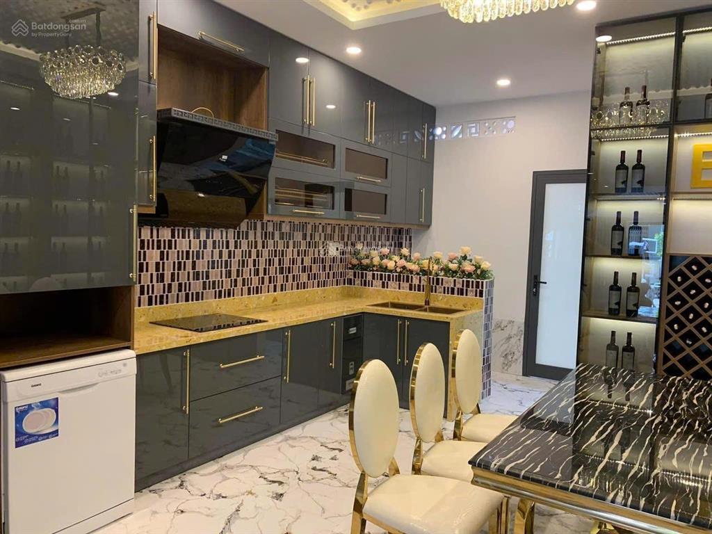 Bán nhà 3 tầng mt nguyễn dữ ngay trung tâm giá rẻ full nội thất