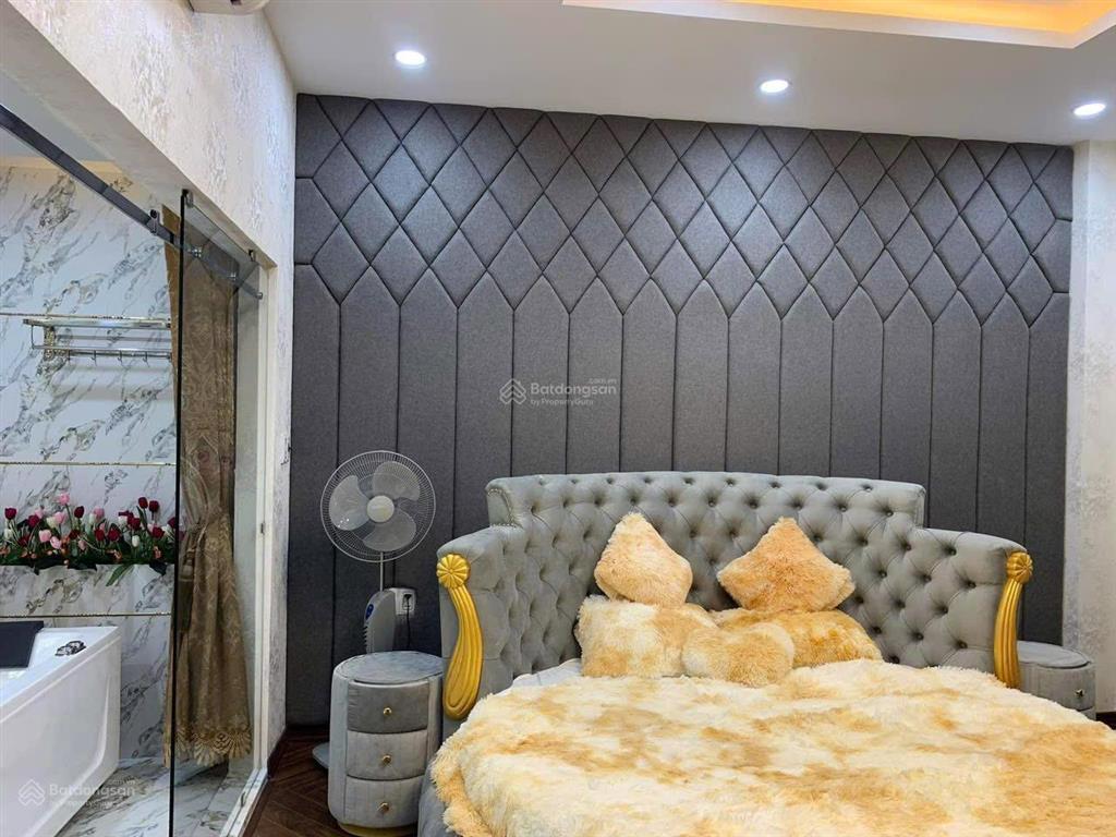 Bán nhà 3 tầng mt nguyễn dữ ngay trung tâm giá rẻ full nội thất