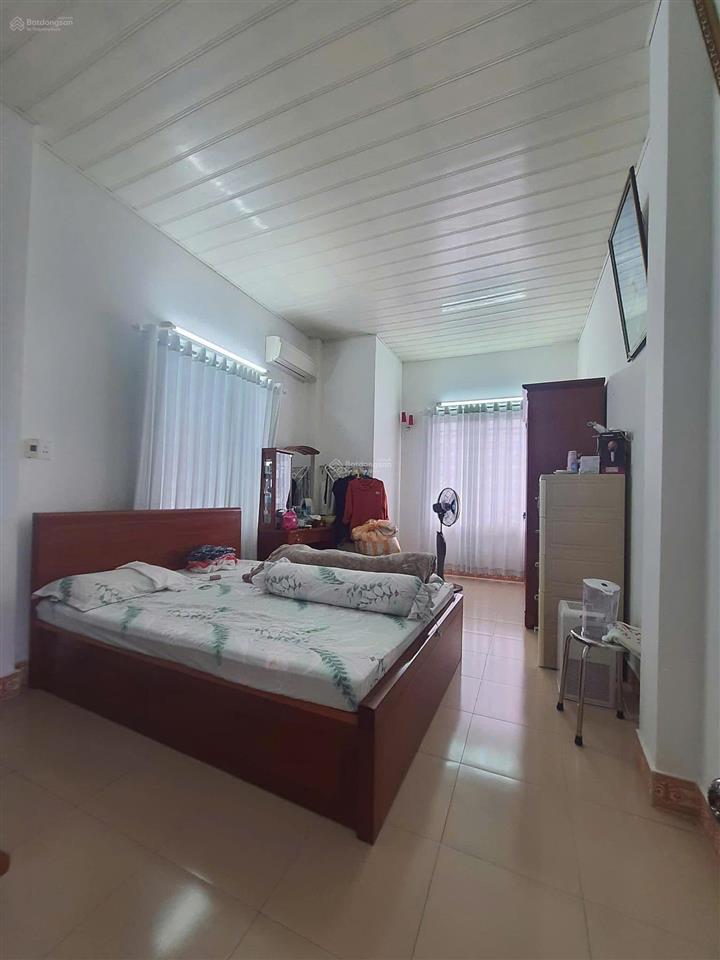 Bán căn hộ dịch vụ 8 phòng đường phan đình phùng