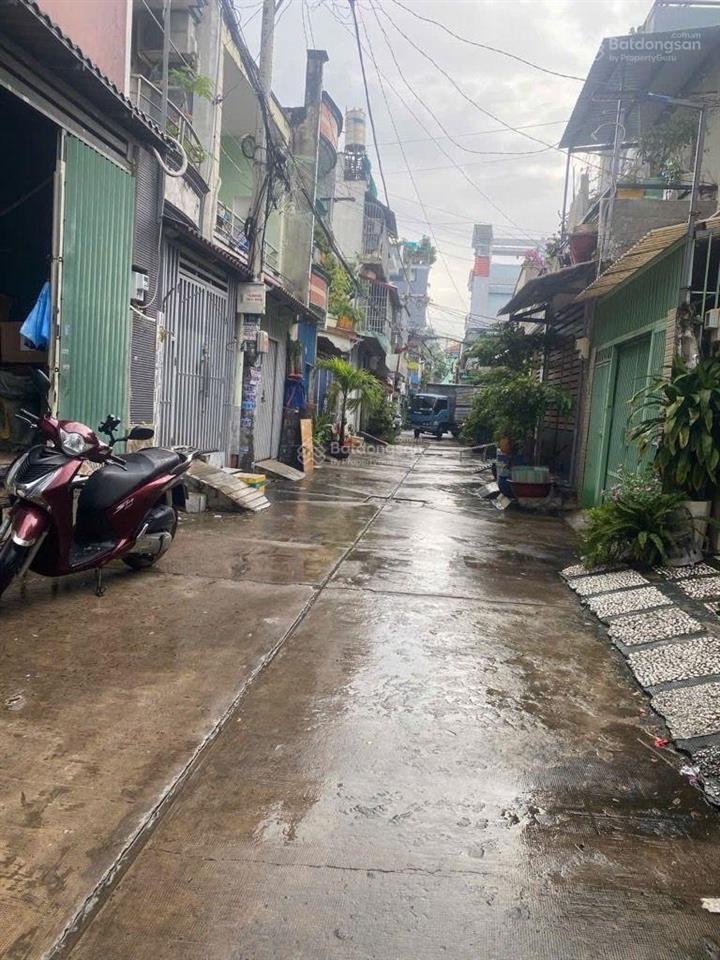 Cực hiếm bán nhà 3 tầng ngang 4m, nhậu 7m hương lộ 2, gần ngã tư 4 xã, hẻm xe hơi thông, chỉ 5,5t