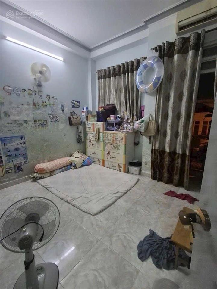 Nhà đẹp 4tầng ngay kênh nươc đen 40m24pnhẻm 4m thôngsổ vuông vức không lỗi phong thuỷchỉ 4,8 tỷ