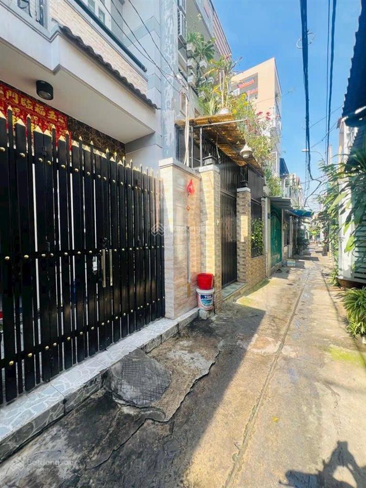 Nhà đẹp 4tầng ngay kênh nươc đen 40m24pnhẻm 4m thôngsổ vuông vức không lỗi phong thuỷchỉ 4,8 tỷ