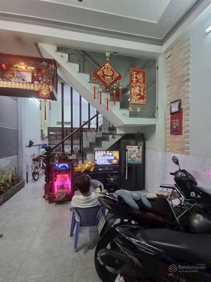 Nhà đẹp 4tầng ngay kênh nươc đen 40m24pnhẻm 4m thôngsổ vuông vức không lỗi phong thuỷchỉ 4,8 tỷ