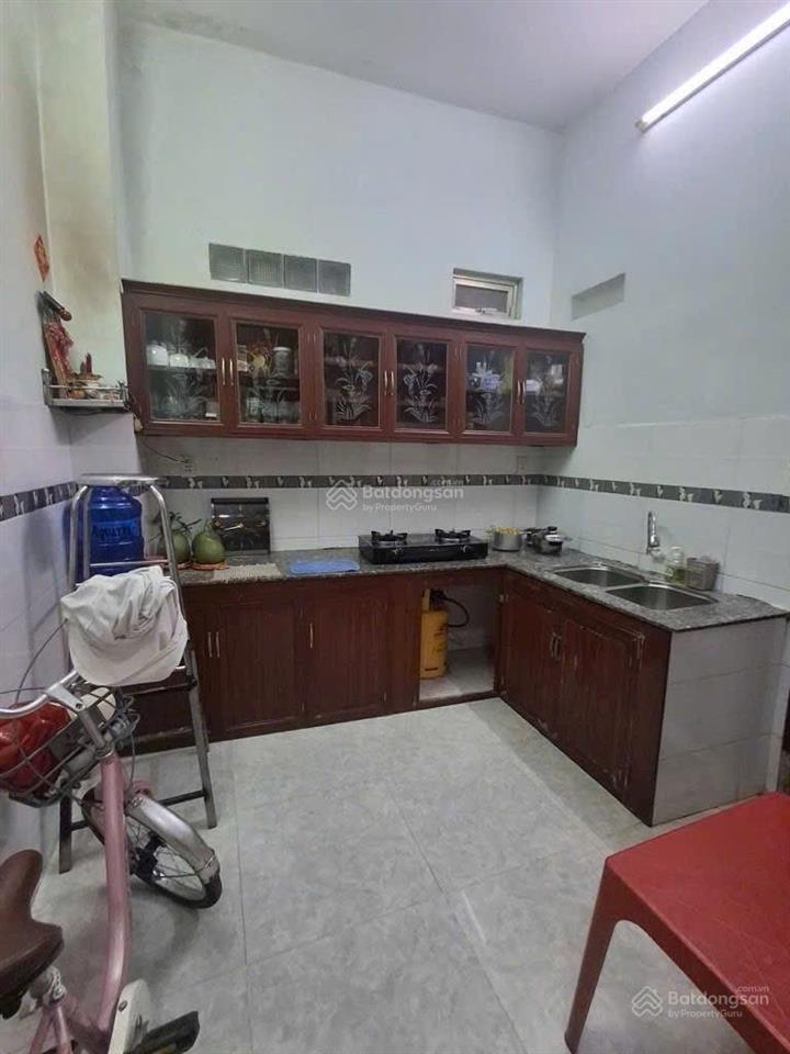 Nhà đẹp 4tầng ngay kênh nươc đen 40m24pnhẻm 4m thôngsổ vuông vức không lỗi phong thuỷchỉ 4,8 tỷ