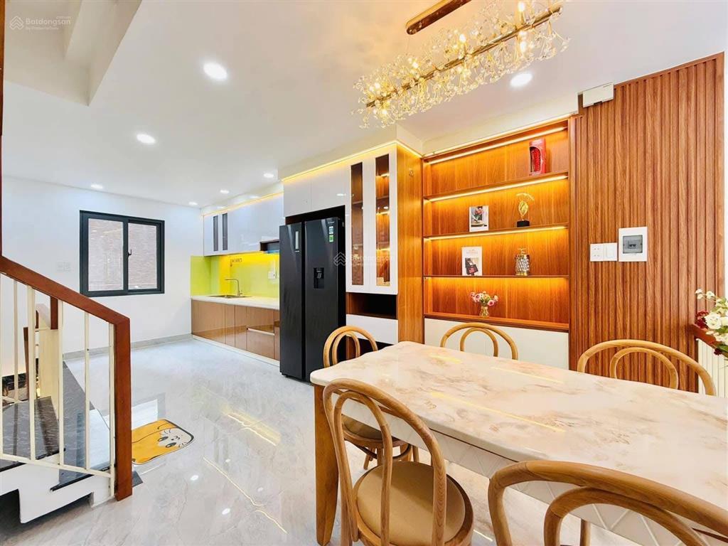 Giảm 1tr, cho thuê nhà full nội thất, 2 mặt tiền, 6 phòng, có phòng xông hơi, ngay siêu thị emart