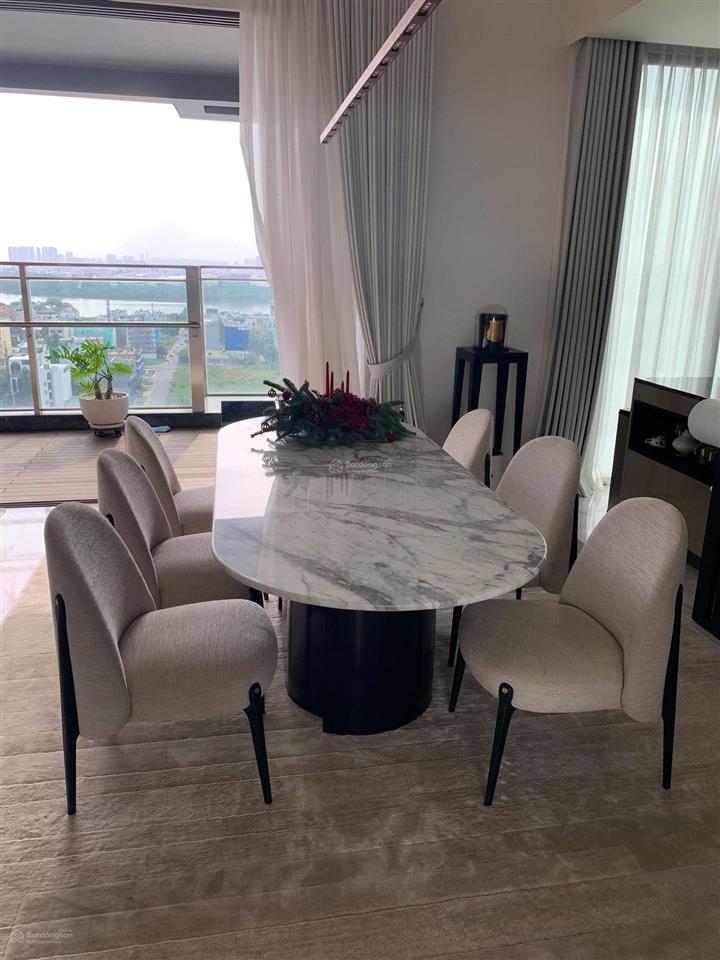 Cho thuê gấp 4pn define  thang máy  hồ bơi riêng  325m2 view sông đỉnh.  0909 806 ***