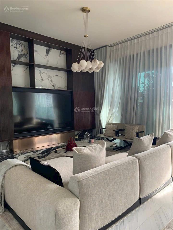 Cho thuê gấp 4pn define  thang máy  hồ bơi riêng  325m2 view sông đỉnh.  0909 806 ***