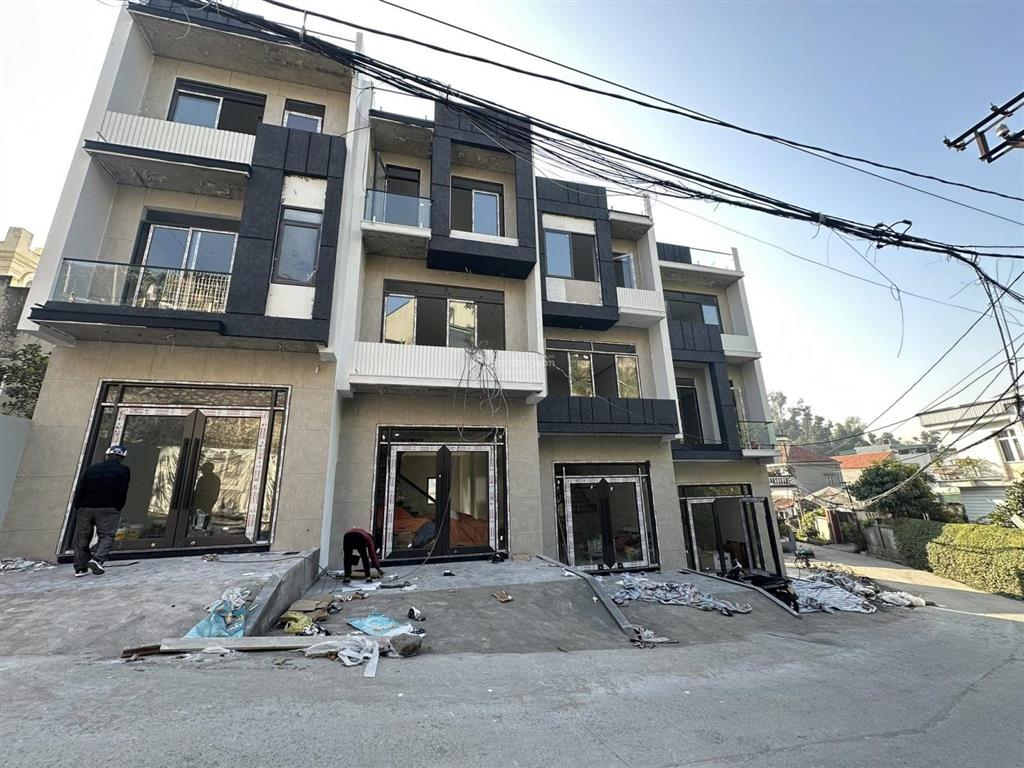 Bán nhà đẹp 3 tầng ô tô đỗ tận cửa  nằm ngay gần lideco giai đoạn 2  hà lầm
