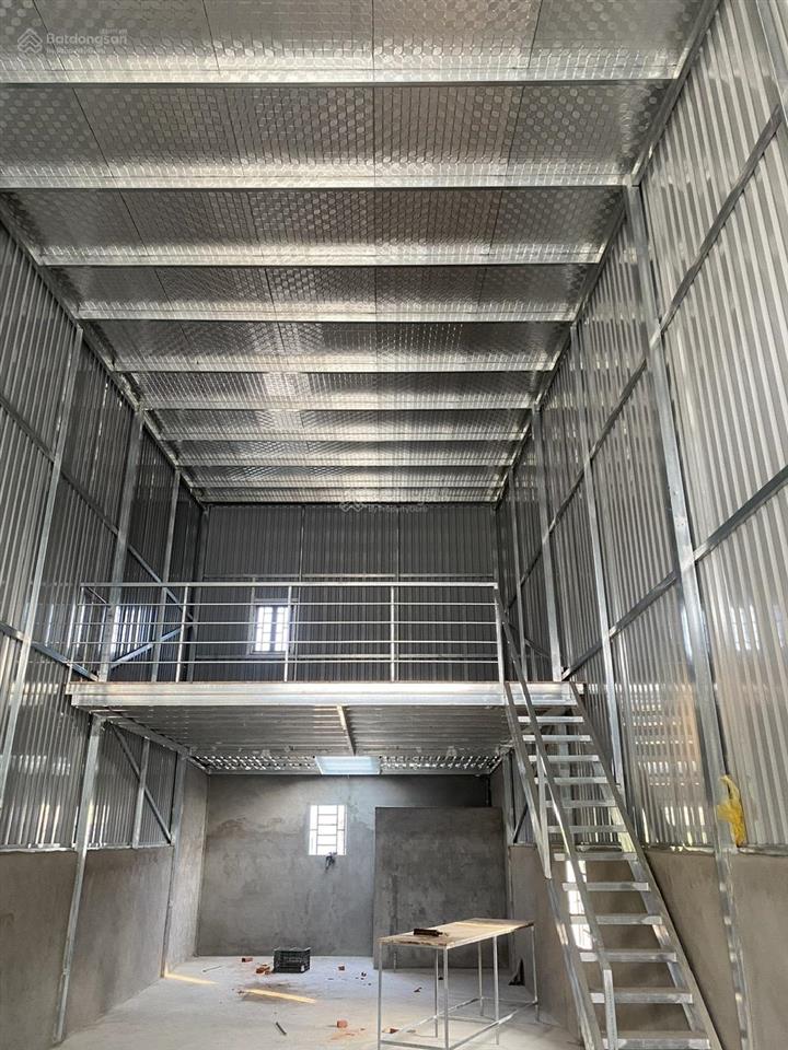 Nhà xưởng mới 5x40m, thêm gác lửng 50m2, cao 7m. phù hợp mọi ngành nghề, mặt tiền rạch gia