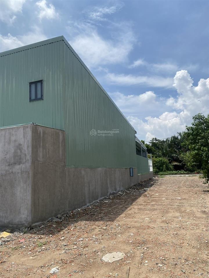Nhà xưởng mới 5x40m, thêm gác lửng 50m2, cao 7m. phù hợp mọi ngành nghề, mặt tiền rạch gia
