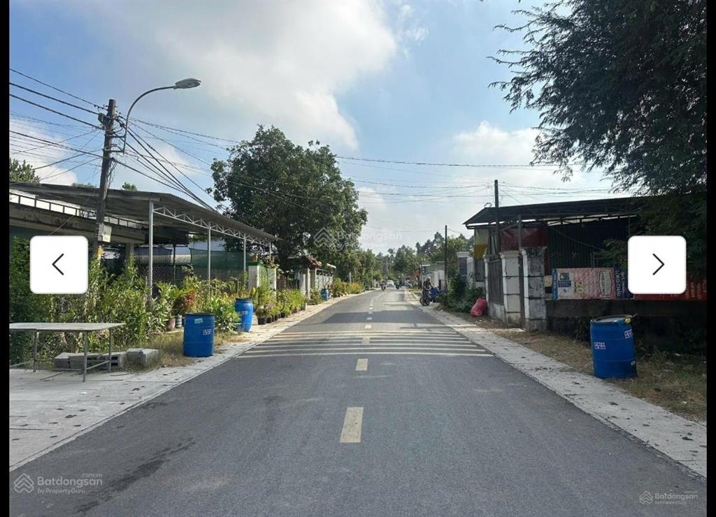 Đất mặt tiền đường 370 ngay bv củ chi dt 7,81*45 = 352m2 thổ cư 300m2. kín dân.  0973 610 ***