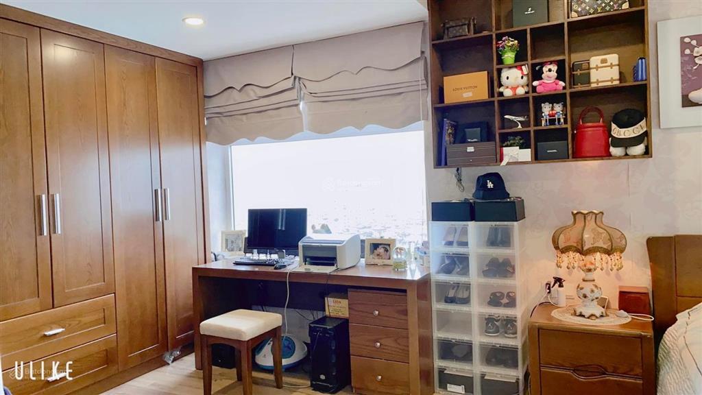 Tôi cần bán căn 140m đập thông hoa hậu view sông hồng siêu đẹp mới, tầng đẹp, rẻ hoà bình green