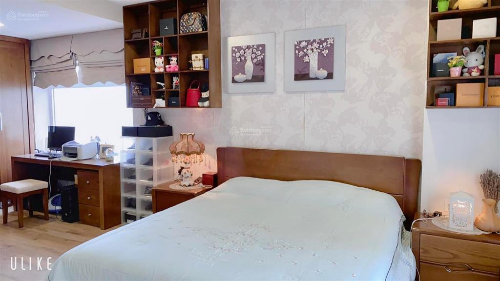 Tôi cần bán căn 140m đập thông hoa hậu view sông hồng siêu đẹp mới, tầng đẹp, rẻ hoà bình green