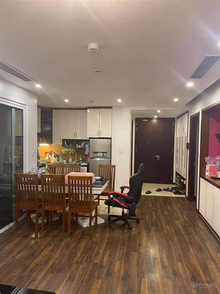 Sổ đỏ sẵn tôi cần bán 2pn 95m hoà bình green giá siêu siêu sốc chỉ 8,4 tỉ, nhà mới, view thoáng