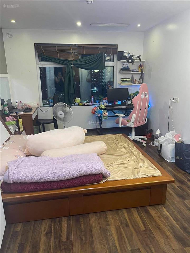 Sổ đỏ sẵn tôi cần bán 2pn 95m hoà bình green giá siêu siêu sốc chỉ 8,4 tỉ, nhà mới, view thoáng