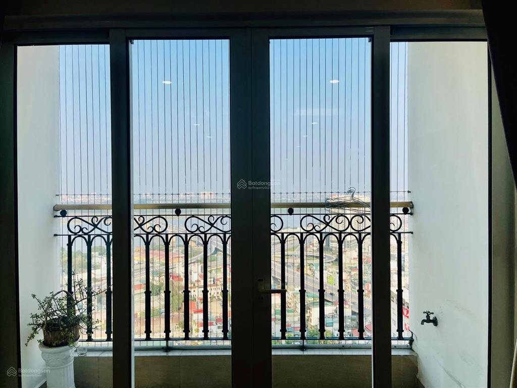 Cho thuê căn 2pn 70m2 đủ đồ đẹp view sông đẹp rẻ giá chỉ 11 tr/th.  0984 676 ***