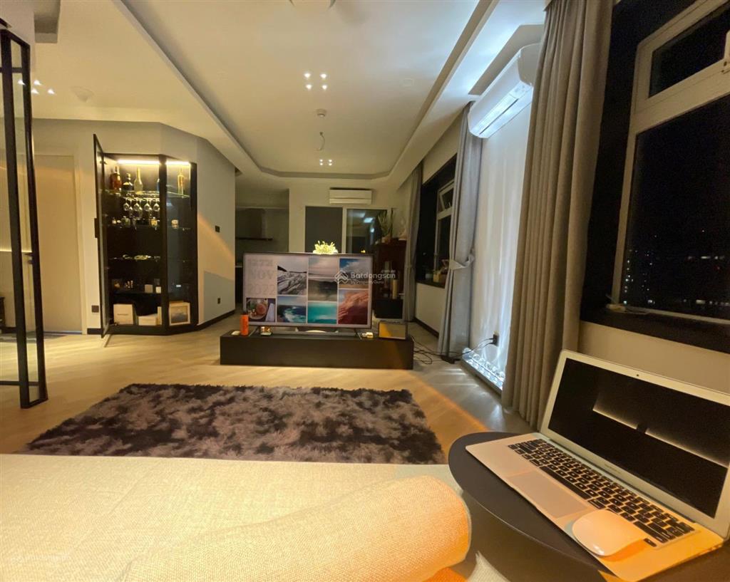 Sổ đỏ sẵn bán căn 60,6m2 view phố cực đẹp, tầng 16, hòa bình green giá cực tốt
