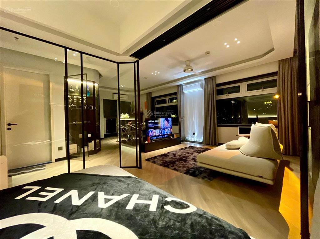 Sổ đỏ sẵn bán căn 60,6m2 view phố cực đẹp, tầng 16, hòa bình green giá cực tốt