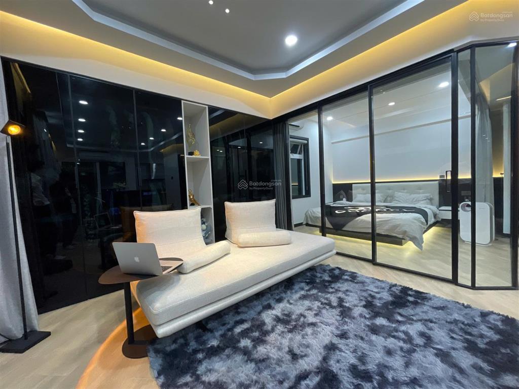 Sổ đỏ sẵn bán căn 60,6m2 view phố cực đẹp, tầng 16, hòa bình green giá cực tốt