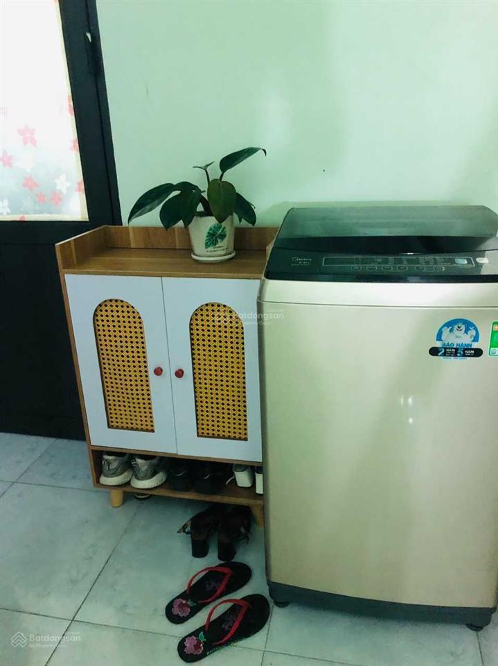 Cho thuê phòng ở ngõ 195 trần cung, diện tích 25m2, bếp và wc riêng, đầy đủ tiện nghi, ở độc lập