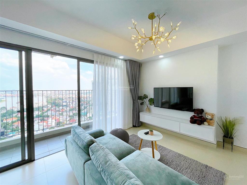 Bán 3pn căn góc ban công 4 cánh 99m2 masteri thảo điền, view sông tháp 5 giá tốt  ni 0901 381 ***