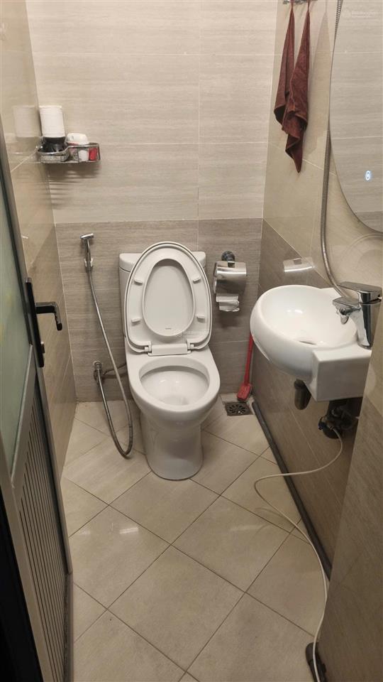 Cho thuê mbkd tầng 1 phố nguyễn đình chiều, hà nội, view hồ công viên thống nhất, 100m, giá 50 tr
