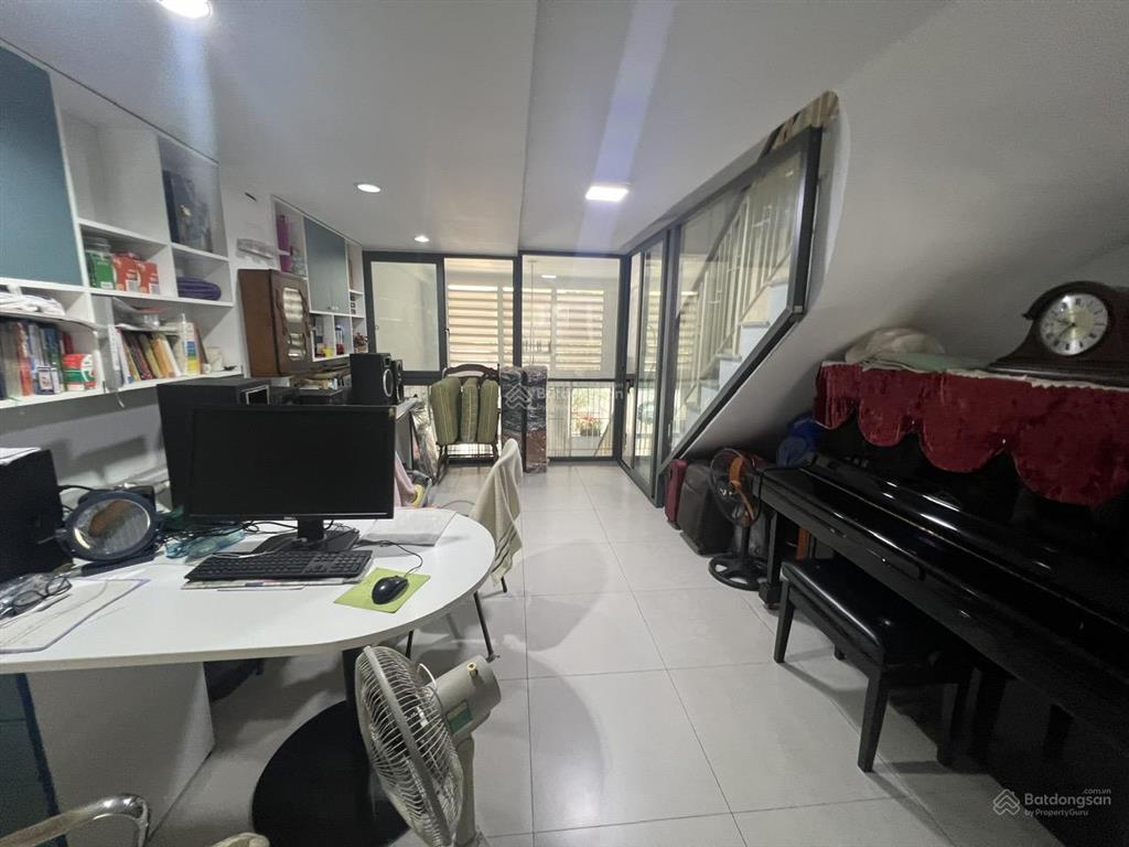 Giảm 500 triệu  bán gấp nhà 4 tầng mới  gần mt nguyễn hồng đào, tb  4x16,6m  nhỉnh 10 tỷ