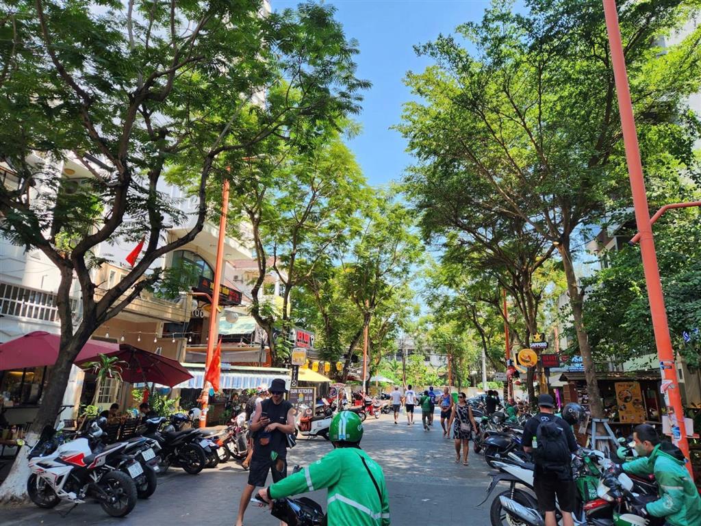 Bán đất mặt tiền ngô thị sĩ, khu phố tây, cách biển 200m, giá tốt nhất 0776 438 ***