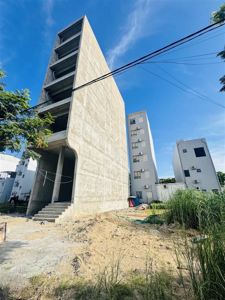 Chính chủ bán đất đường vương thừa vũ, sát biển, 90m2 giá tốt  0776 438 ***