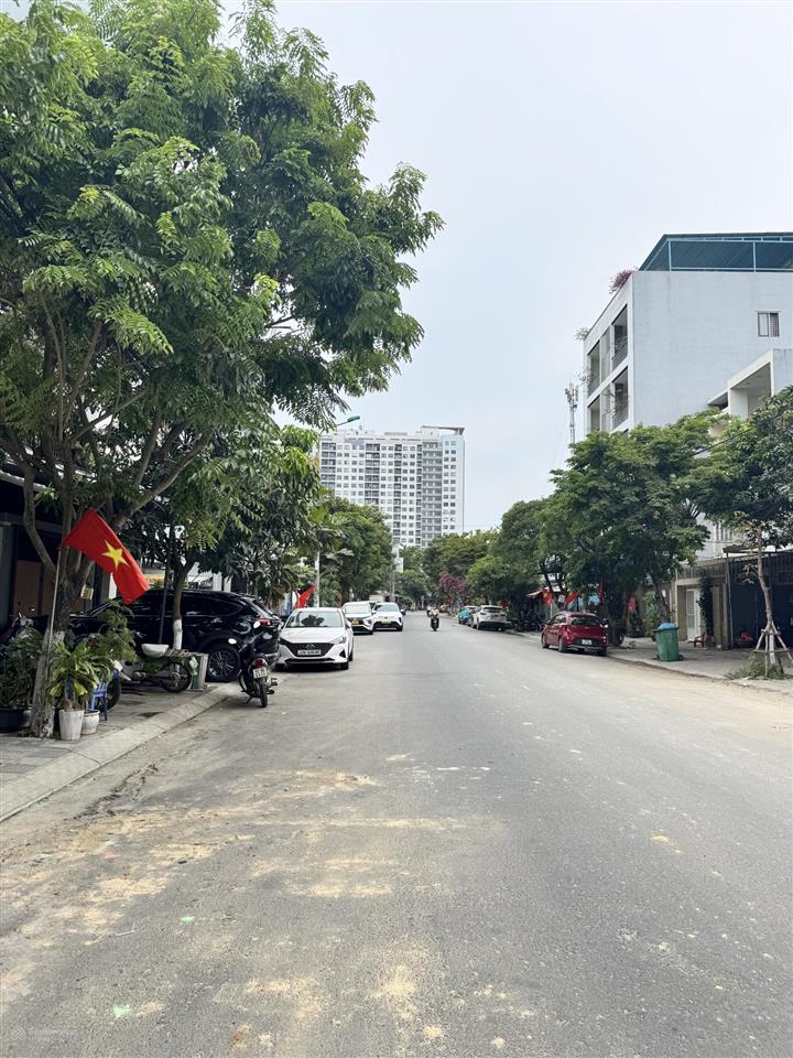 Chính chủ bán nhà đường đinh công trứ, gần biển võ nguyên giáp, 5 tầng với 8p căn hộ