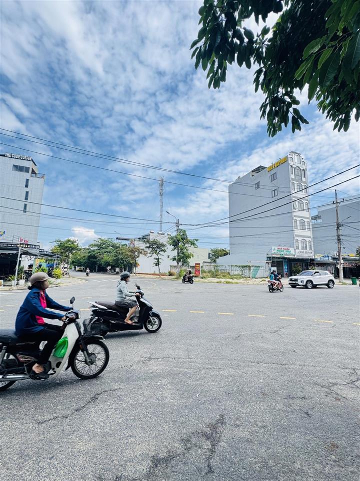 Bán đất mt đường hồ thấu, sát biển võ nguyên giáp, dt 240m2 , xây căn hộ rất đẹp