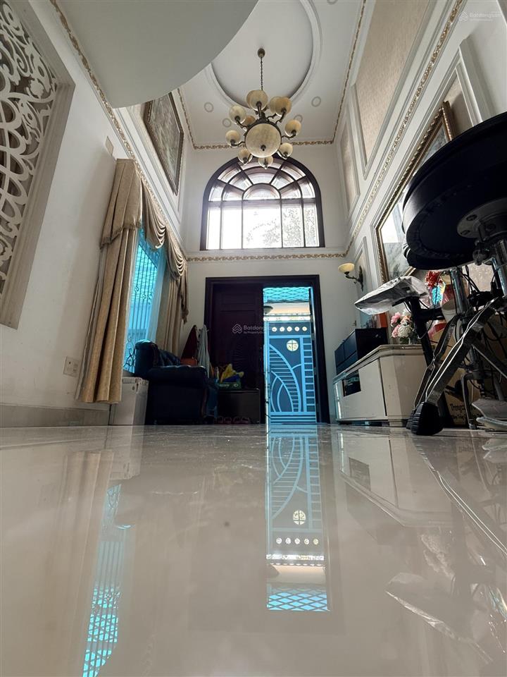 Cần bán nhà mặt tiền đường số, kdc hương lộ 5, phường an lạc, bình tân  có garage để xe riêng