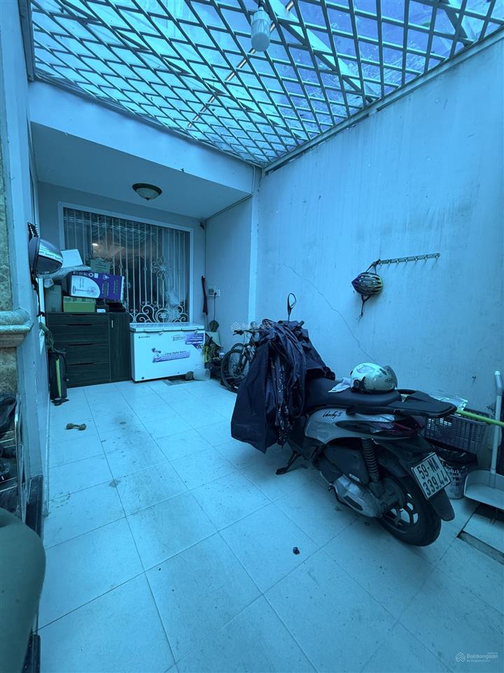 Cần bán nhà mặt tiền đường số, kdc hương lộ 5, phường an lạc, bình tân  có garage để xe riêng