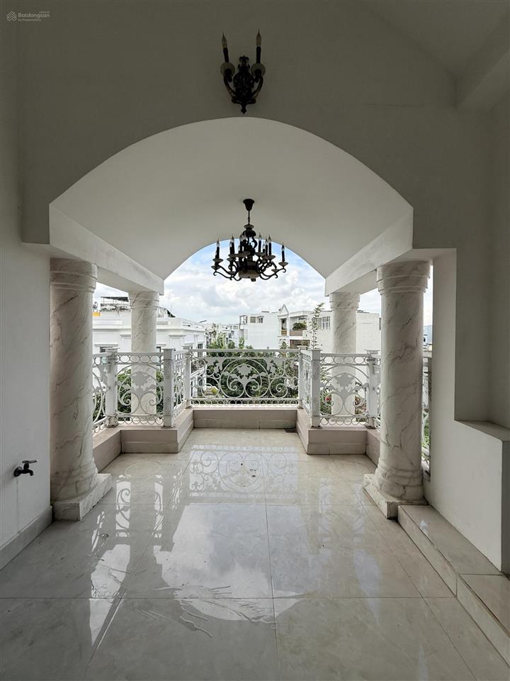 Cần bán nhà mặt tiền đường số, kdc hương lộ 5, phường an lạc, bình tân  có garage để xe riêng