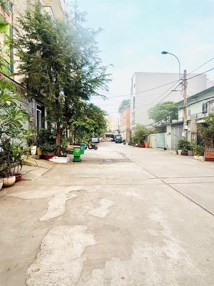 Cần bán nhà nát tính theo giá đất đường 12m, nguyễn quý yêm, phường an lạc