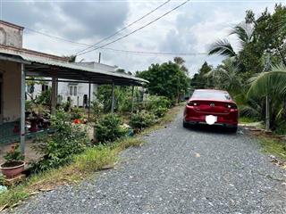 Bán đất 400m2 có sẵn nhà cấp 4, mặt tiền kênh bà kiểng