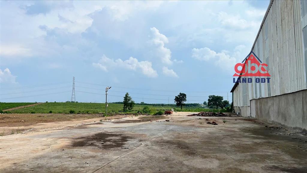D332 chuyển nhượng đất chủ trương phân bón hữu cơ, sẵn đất bàn giao liền.