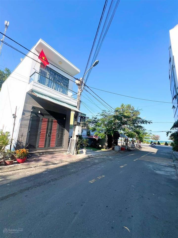 Bán nhà 2 tầng kiên cố tđc hòn đỏ cách biển 20m, khu vực kinh doanh nhà hàng, khách sạn