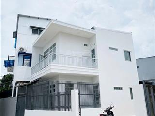 Nhà 2 tầng lại còn gara ô tô trong sân tại đường vĩnh thái, phường nam nha trang chỉ 2,99 tỷ