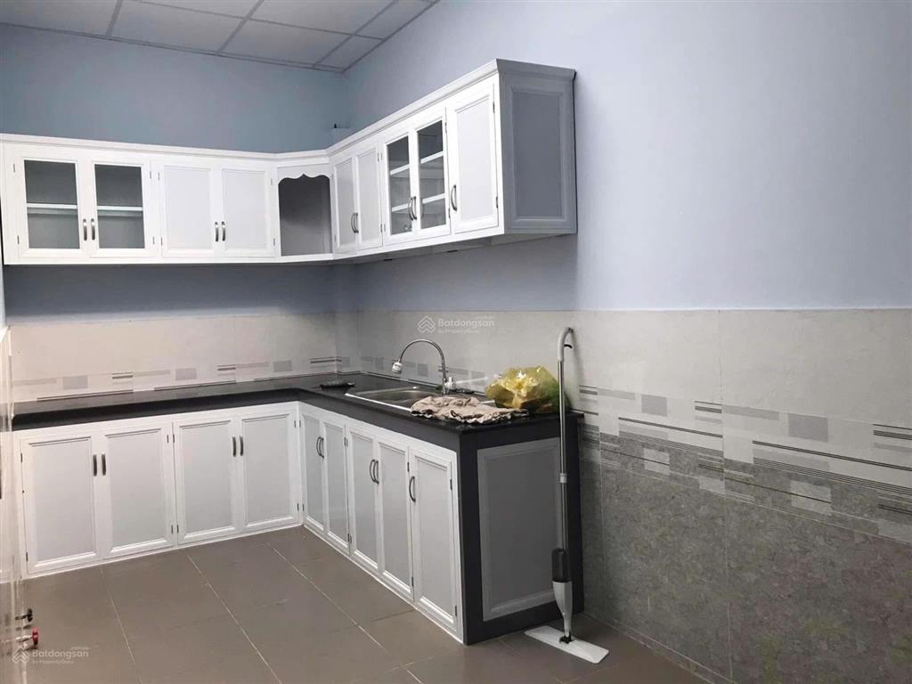 Cần bán nhà 2 tầng. đt 5,5x28m. hẻm xe hơi thông. ấp 3, đông thạnh. giá 5 tỷ