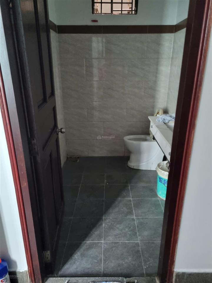 Cho thuê nhà phố 1 trệt 3 lầu ngay đường tân kỳ tân quý  alo 0976 205 ***